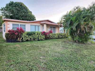 3220 NW 16th St Lauderhill, FL 33311