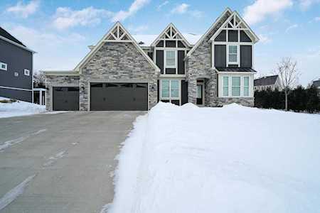 16504 Reeder Ridge Eden Prairie, MN 55347