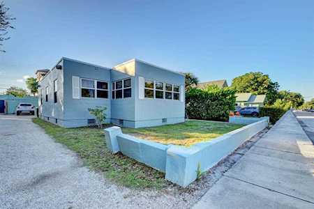 115 N Ocean Breeze Lake Worth Beach, FL 33460