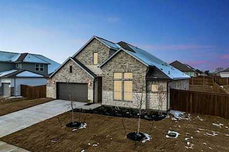 5818 Heatherwood Loop Sachse, TX 75048