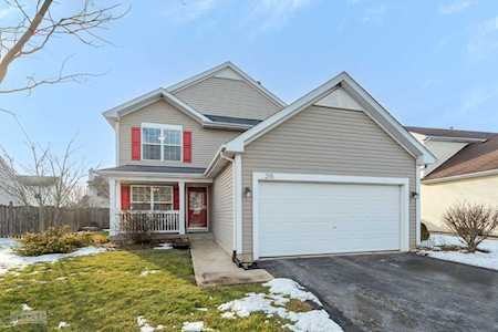 215 Concord Dr S Oswego, IL 60543