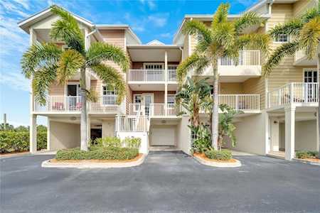 3275 Mangrove Point Dr Ruskin, FL 33570