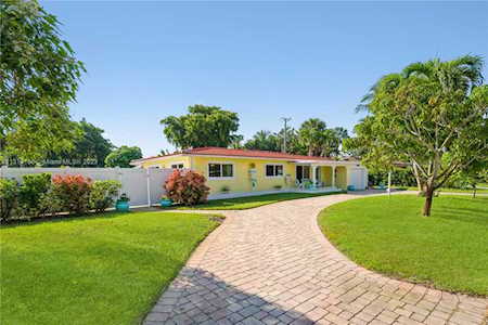 1930 NE 27th St Lighthouse Point, FL 33064