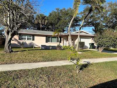 13633 Imperial Grove Dr N Largo, FL 33774