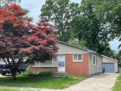 6129 N Linville St Westland, MI 48185