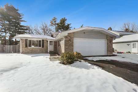 103 Dolores St Oswego, IL 60543