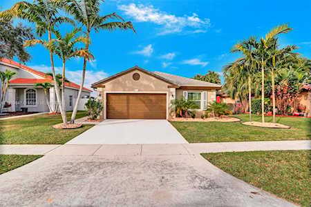 18125 NW 21st St Pembroke Pines, FL 33029