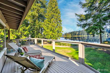 24227 Crystal Lake Place Woodinville, WA 98077