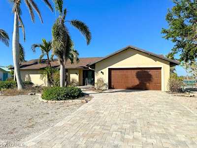 1073 Sand Castle Rd Sanibel, FL 33957