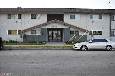 2890 E Artesia Blvd #24 Long Beach, CA 90805