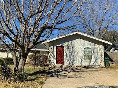 1901 Guinevere Street Arlington, TX 76014