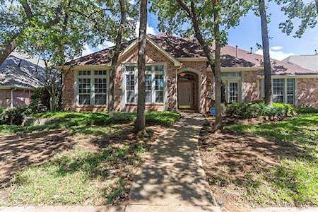 3411 Vista Chase Court Arlington, TX 76001