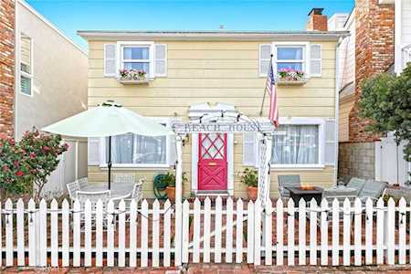 209 Coral Ave Newport Beach, CA 92662