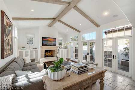 110 Via Orvieto Newport Beach, CA 92663