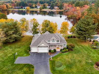 4 Colleen Dr Salem, NH 03079