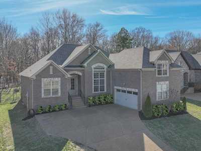127 Burntash Ln Hendersonville, TN 37075