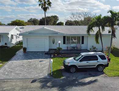 8720 NW 17th Pl Plantation, FL 33322