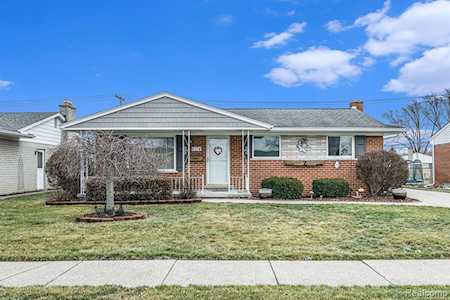 6374 Glastonbury St Westland, MI 48185
