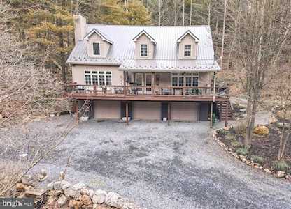 11894 Tuckers Ln Huntingdon, PA 16652
