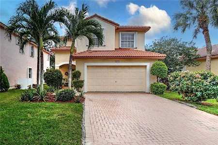 6272 NW 38th Dr Coral Springs, FL 33067