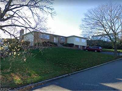 90 Old Orchard Dr Hawthorne Boro, NJ 07506