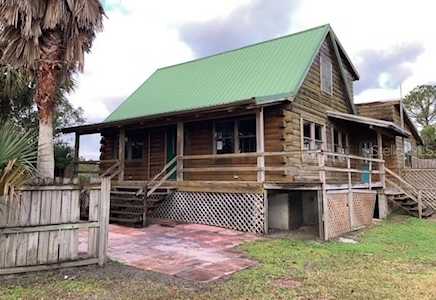 1330 Niatross St Astor, FL 32102