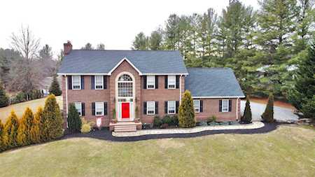 19 W Arrowhead Troutville, VA 24175