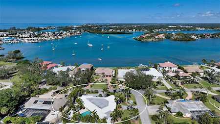 701 Laguna Dr Venice, FL 34285