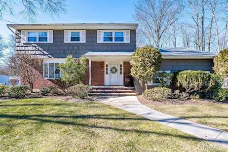 9 Stewart Avenue Edison, NJ 08820