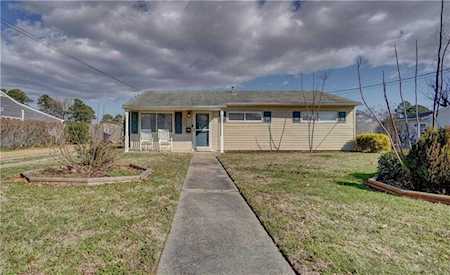 315 Deal Dr Portsmouth, VA 23701