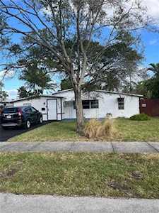 5920 NE 1st Ter Oakland Park, FL 33334