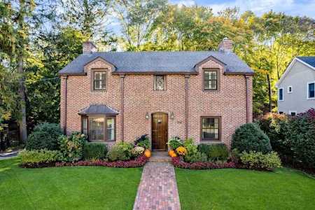 90 Larchmont Ave Newton, MA 02468