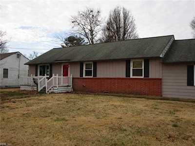 321 Patrician Dr Hampton, VA 23666