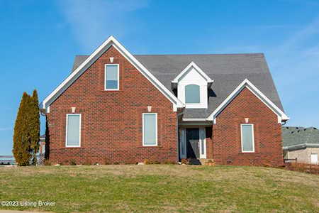 1608 Church Side Dr Goshen, KY 40026