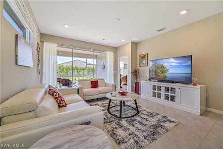 3033 Royal Gardens Ave Fort Myers, FL 33916