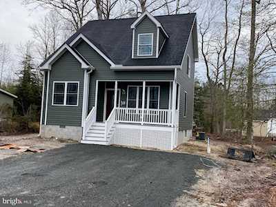4 Frontier Dr Ocean View, DE 19970