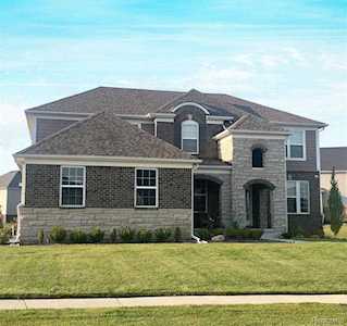 52024 Barnstaple Dr Northville, MI 48167