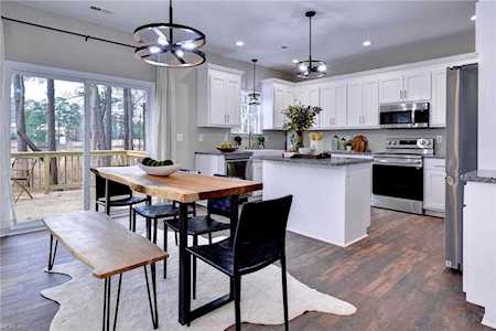 89 Linda Dr Newport News, VA 23608
