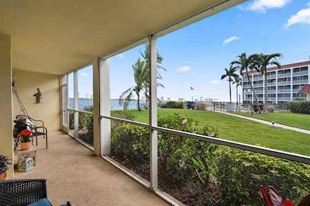 105 Paradise Harbour Boulevard #105 North Palm Beach, FL 33408
