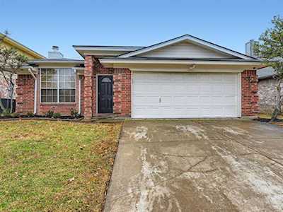 6826 Buenos Aires Drive North Richland Hills, TX 76180