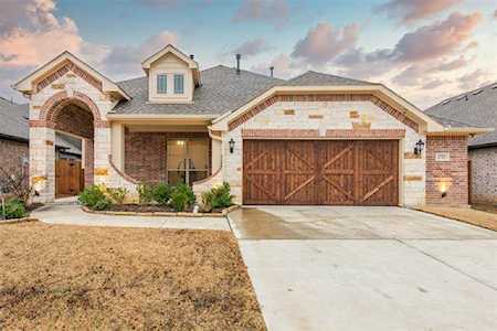 2725 Lisa Maria Street Burleson, TX 76028