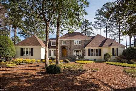 1695 S Woodside Ln Virginia Beach, VA 23454