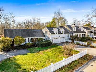 11 Black Horse Ln Cohasset, MA 02025