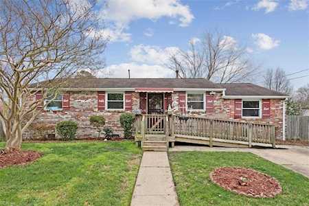 2002 Seward Dr Hampton, VA 23663