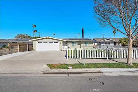 1582 Baker St Costa Mesa, CA 92626