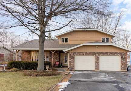 1818 Forest Ln Crown Point, IN 46307