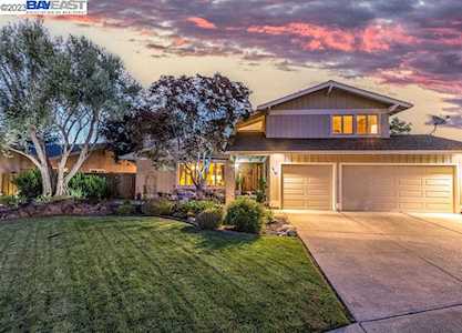 1916 Saint Norbert Dr Danville, CA 94526