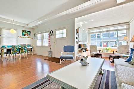 422 E Bay Ave Newport Beach, CA 92661