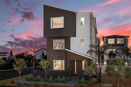 314 N Standard Ave Santa Ana, CA 92701