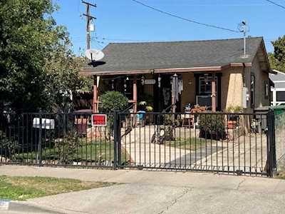 2309 W 6th St Santa Ana, CA 92703